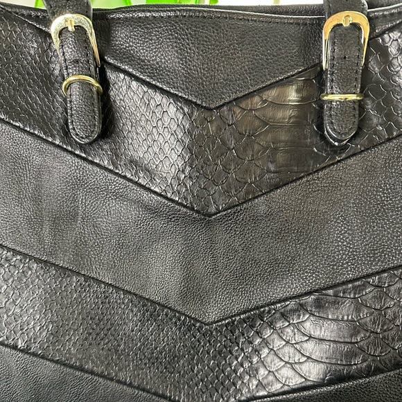 Steve Madden Black Carryall Tote - Picture 6 of 9